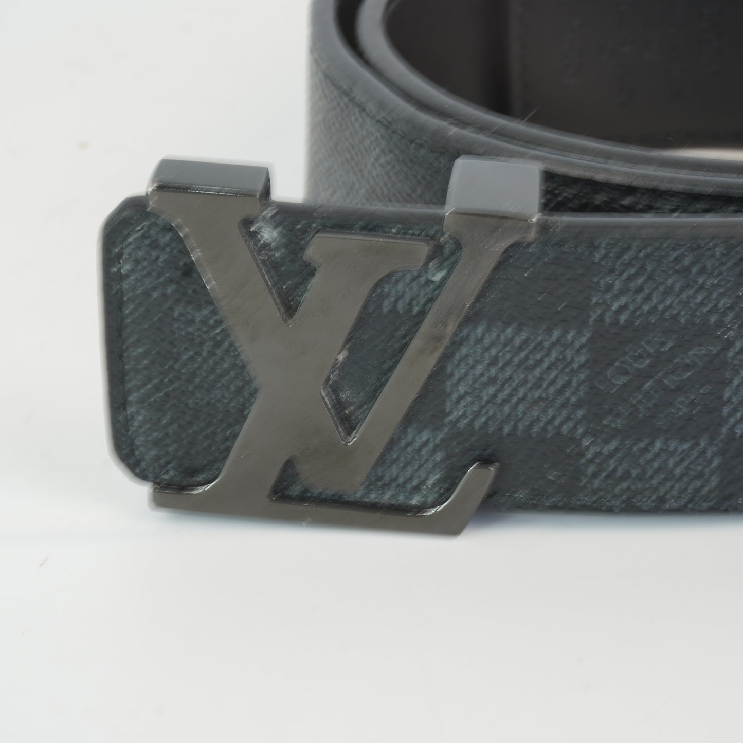 Louis Vuitton	Damier Graphite 40mm
