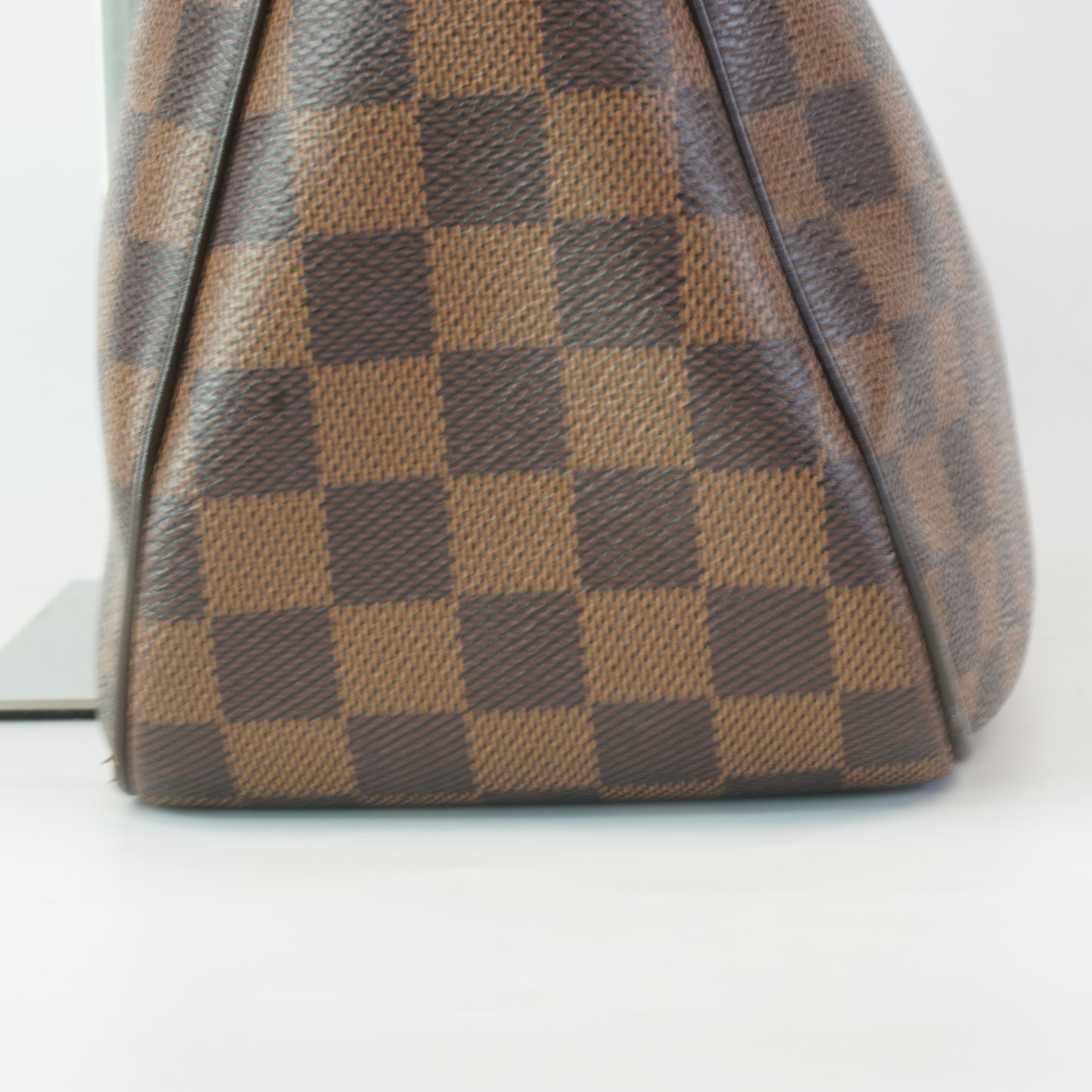 Louis Vuitton	Damier Ebene Canvas