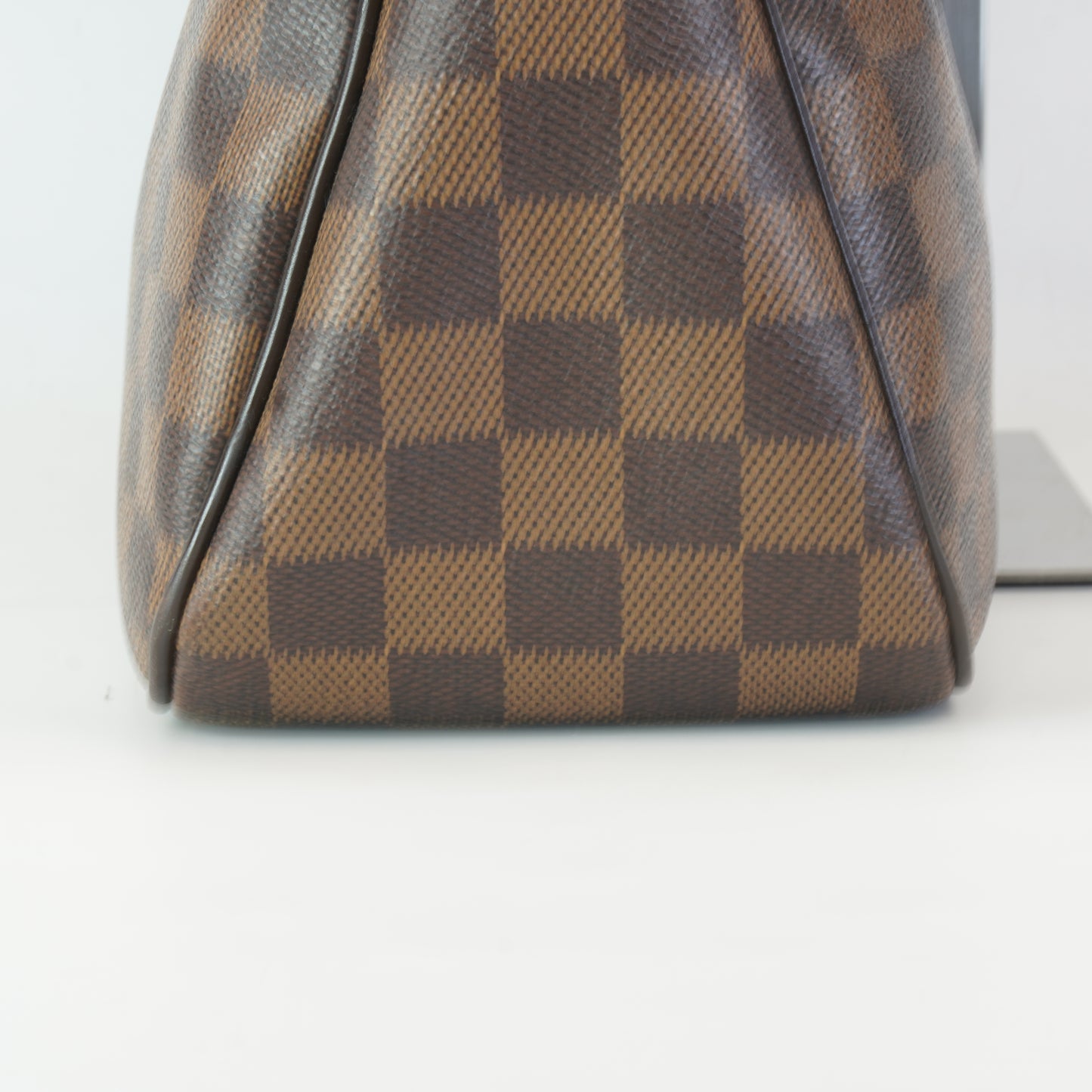 Louis Vuitton	Damier Ebene Canvas