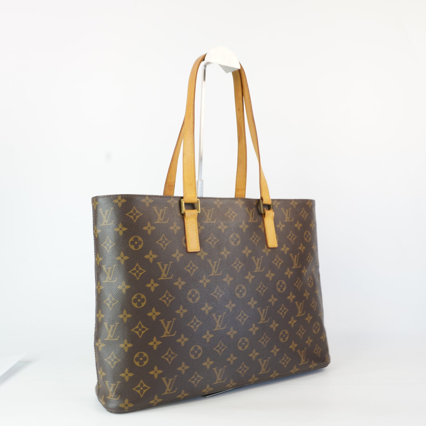 Louis Vuitton	Luco Tote Bag