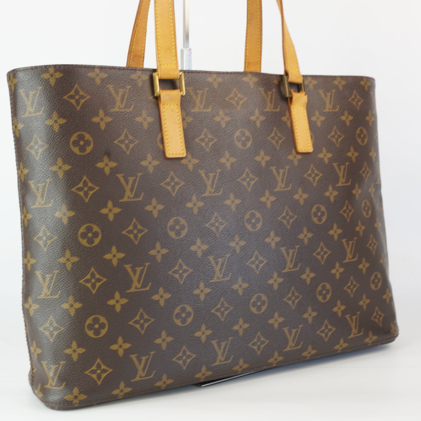 Louis Vuitton	Luco Tote Bag
