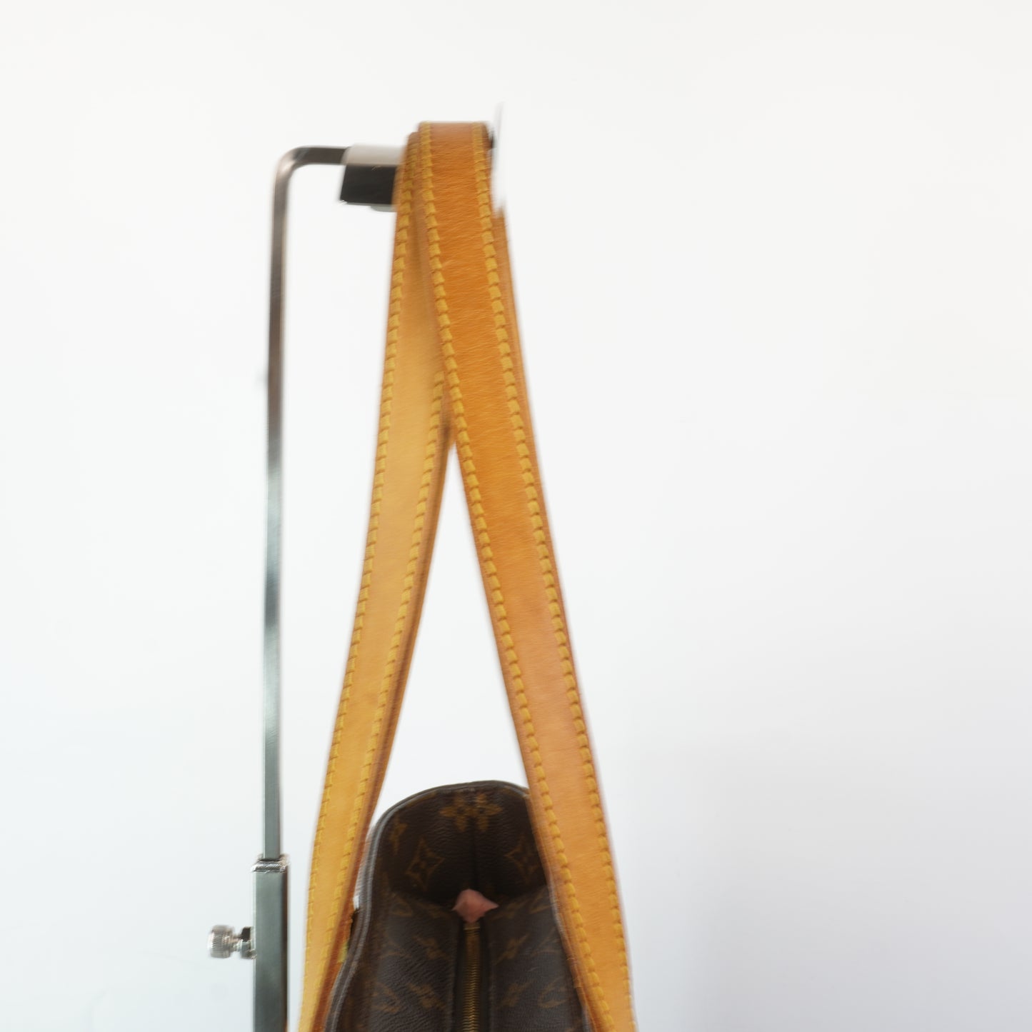 Louis Vuitton	Luco Tote Bag