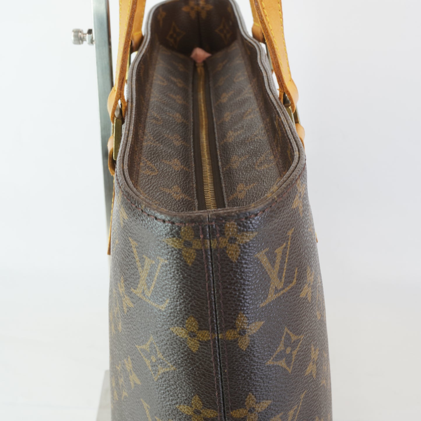 Louis Vuitton	Luco Tote Bag