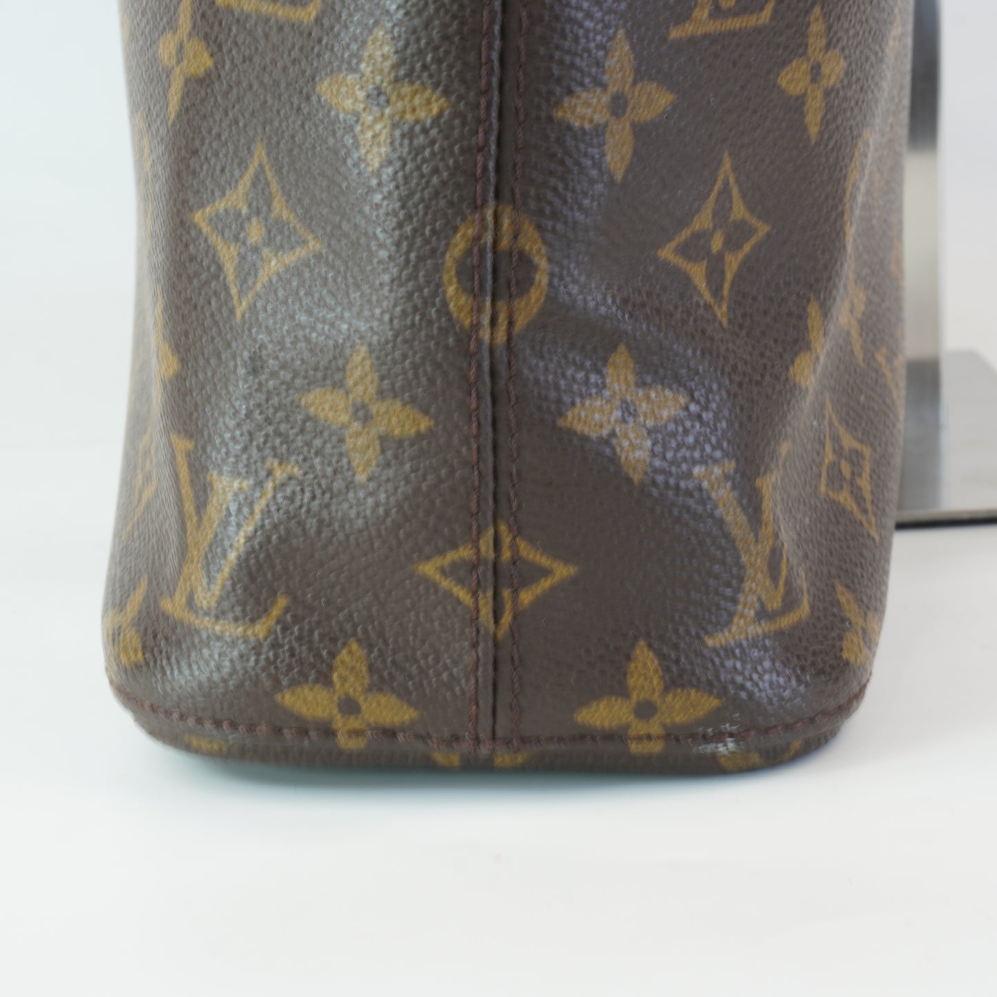 Louis Vuitton	Luco Tote Bag