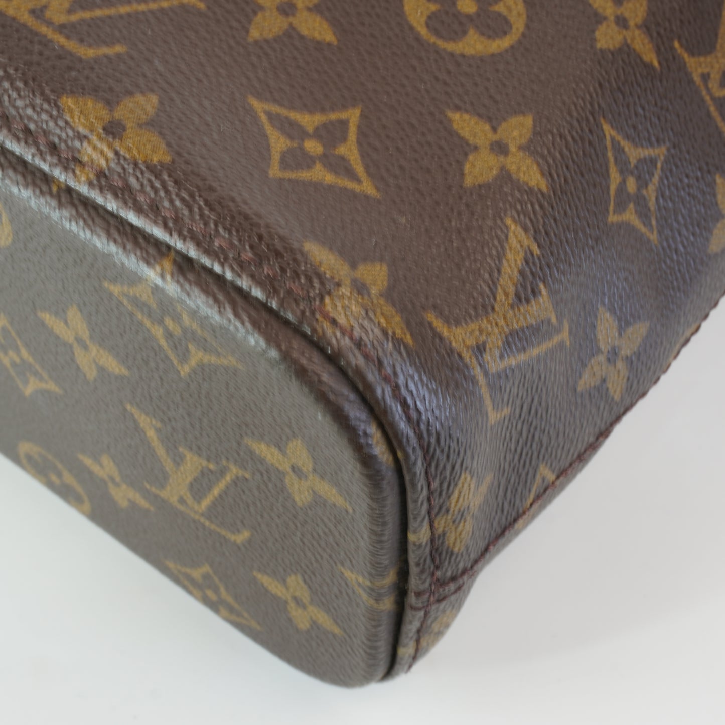 Louis Vuitton	Luco Tote Bag