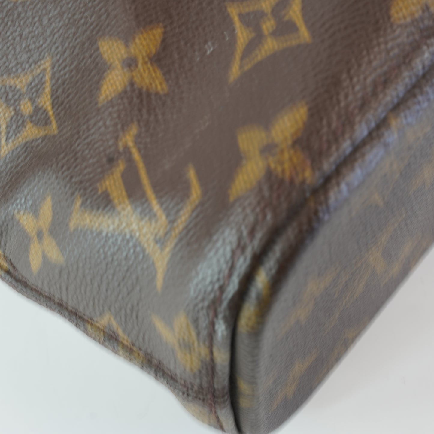 Louis Vuitton	Luco Tote Bag