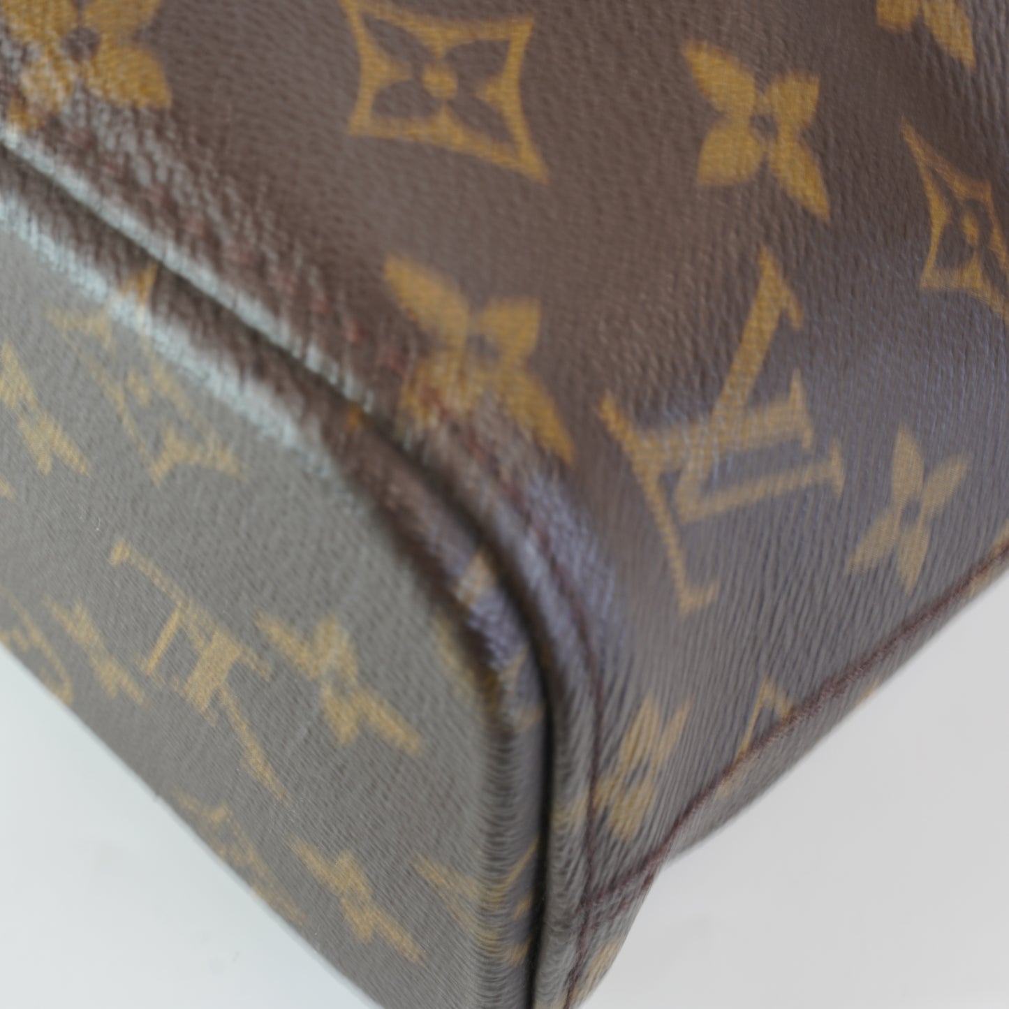 Louis Vuitton	Luco Tote Bag