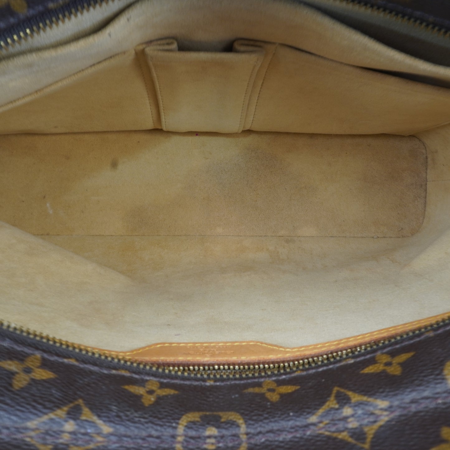 Louis Vuitton	Luco Tote Bag