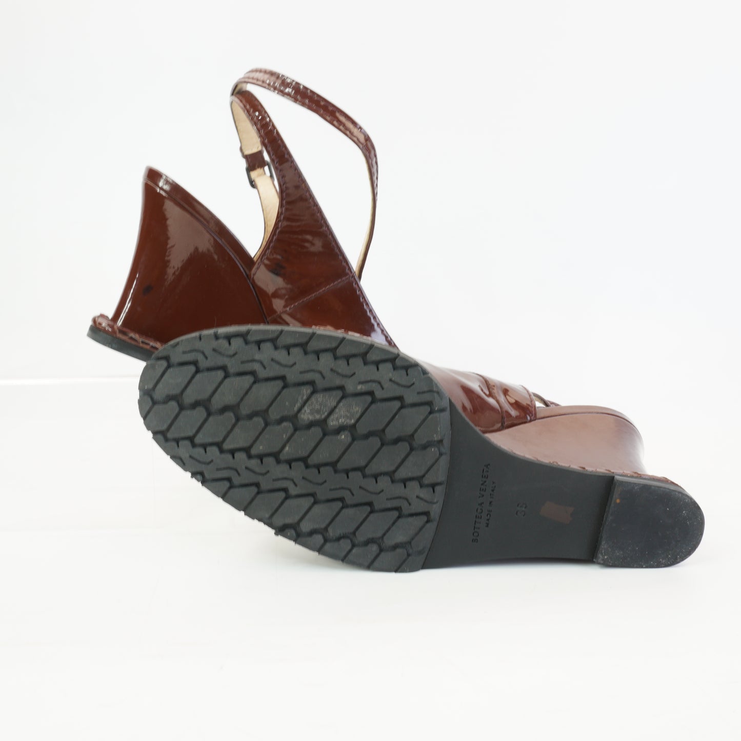 Bottega Veneta Intercciato Weave Patent S.38