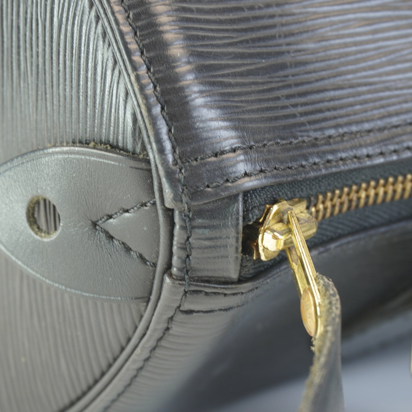 Louis Vuitton	Epi Black