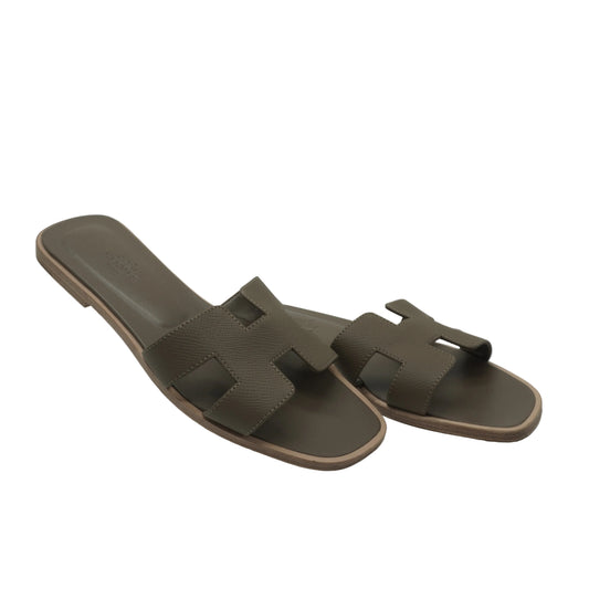 Hermes	Oran Sandal Size 38 Taupe