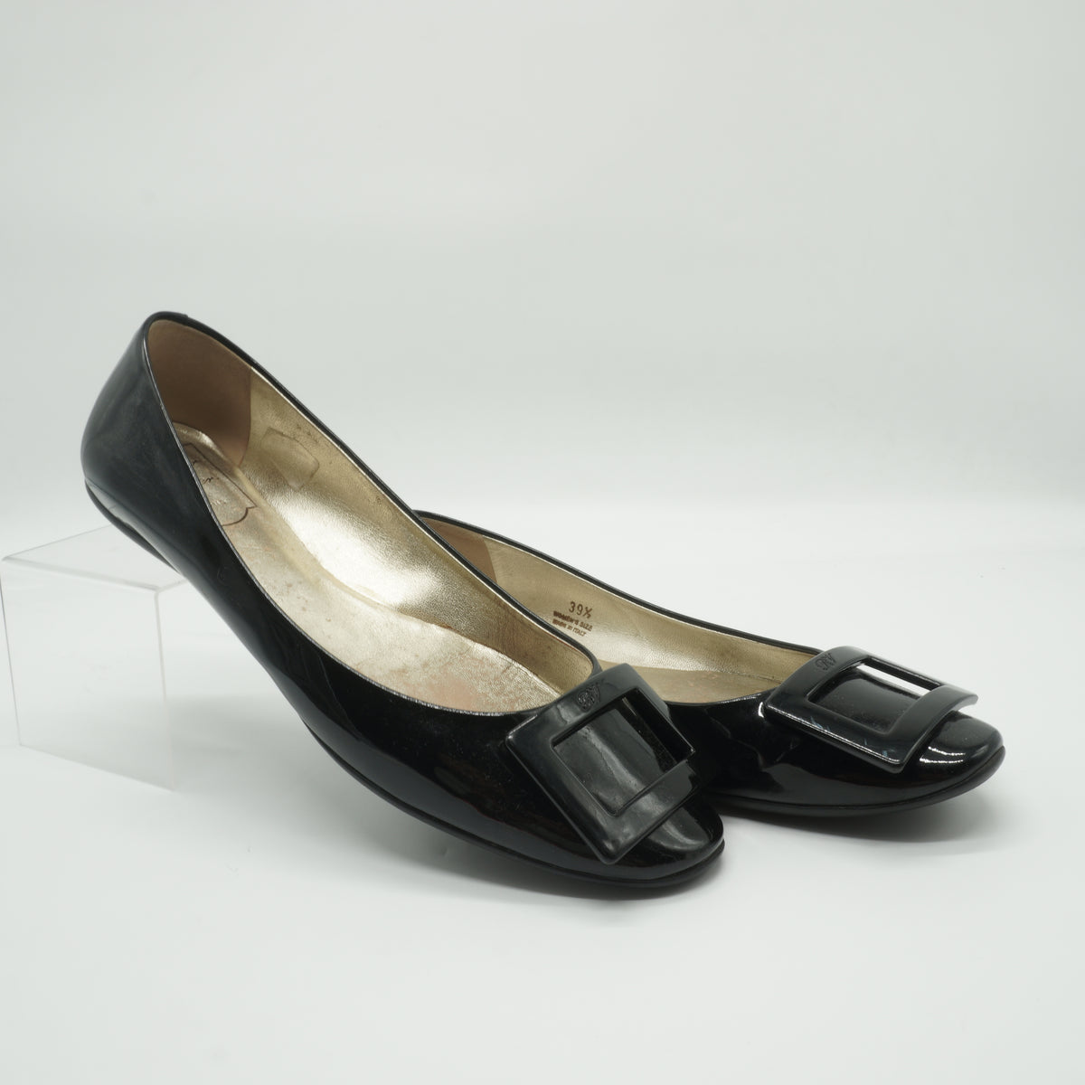 Roger Vivier	Gommette Black patent Ballerina Flats size 39.5