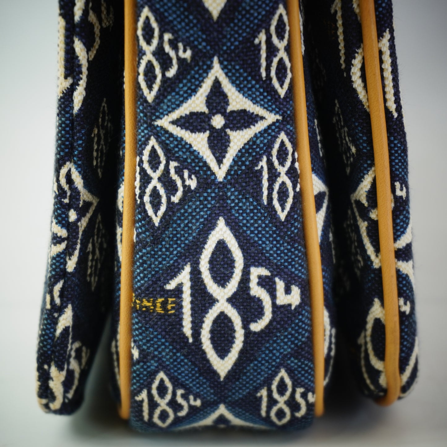 Louis Vuitton	Metis GHW