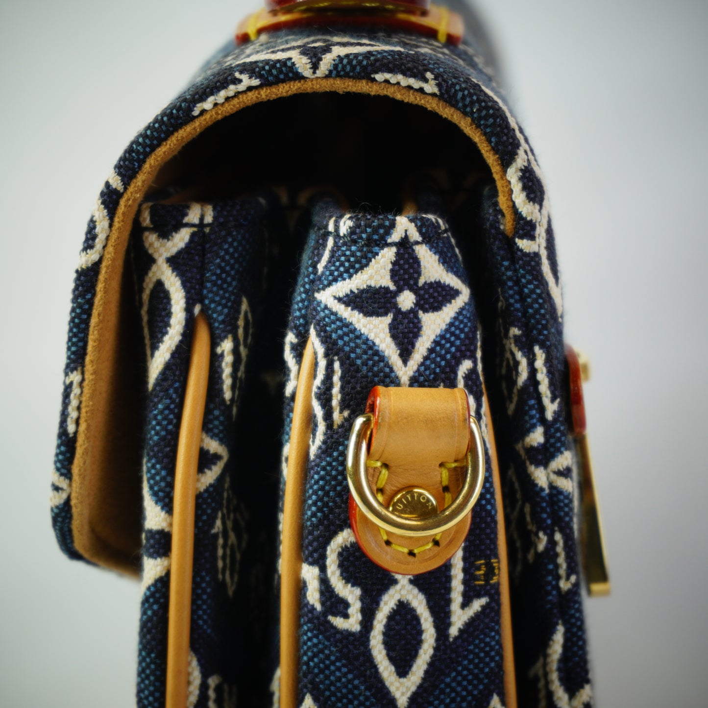 Louis Vuitton	Metis GHW