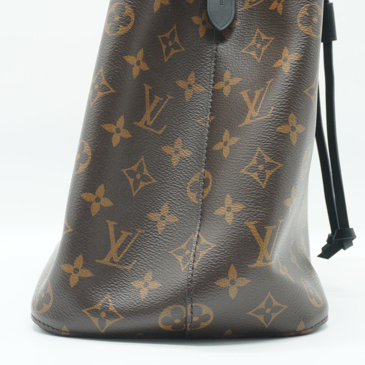 Louis Vuitton	NéoNoé bucket monogram MM GHW