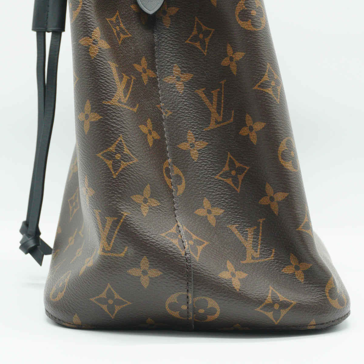 Louis Vuitton	NéoNoé bucket monogram MM GHW