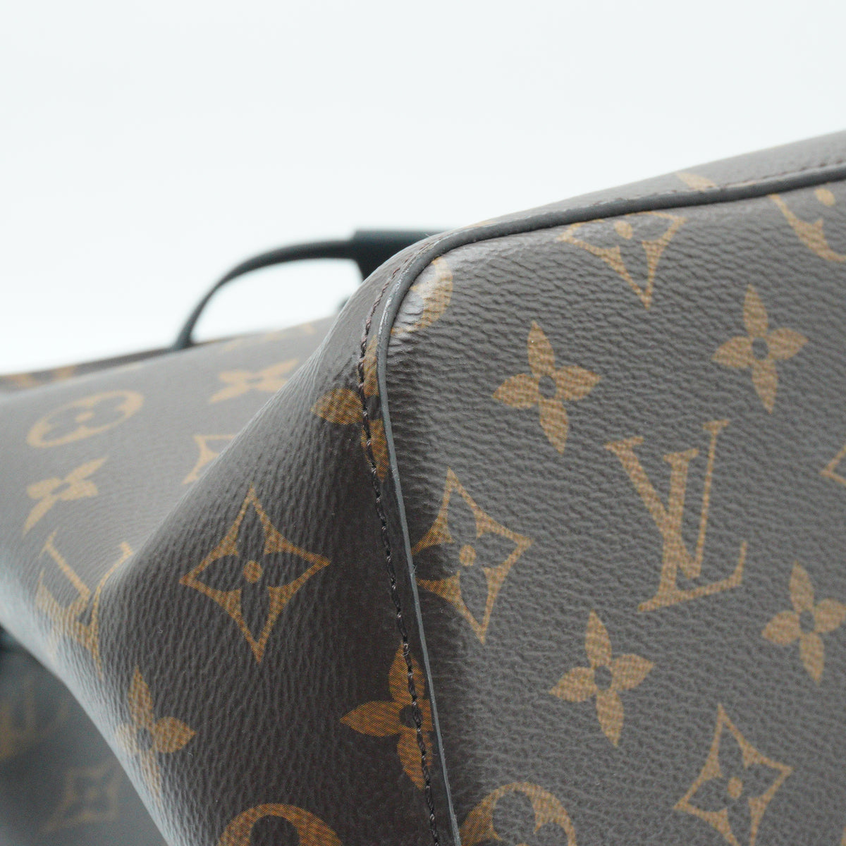 Louis Vuitton	NéoNoé bucket monogram MM GHW