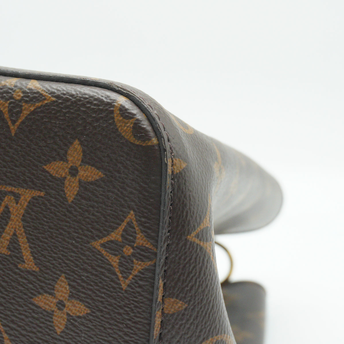 Louis Vuitton	NéoNoé bucket monogram MM GHW