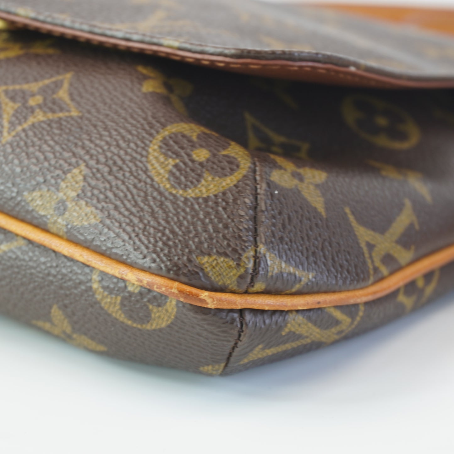 Louis Vuitton	Musette Salsa