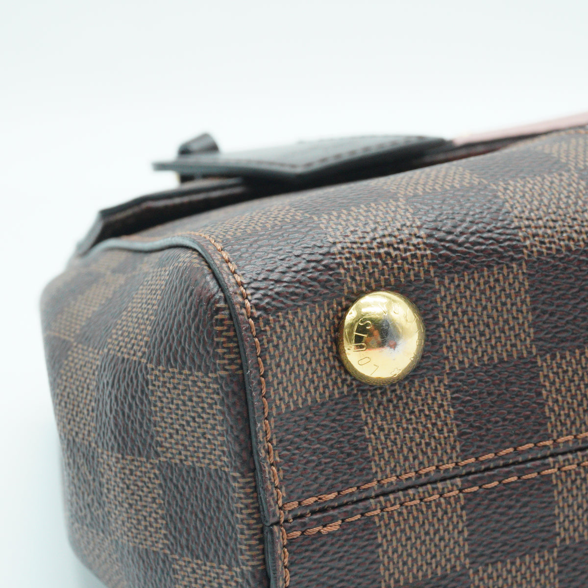 Louis Vuitton	Damier Ebene Bond Street handbag in the Magnolia Small GHW