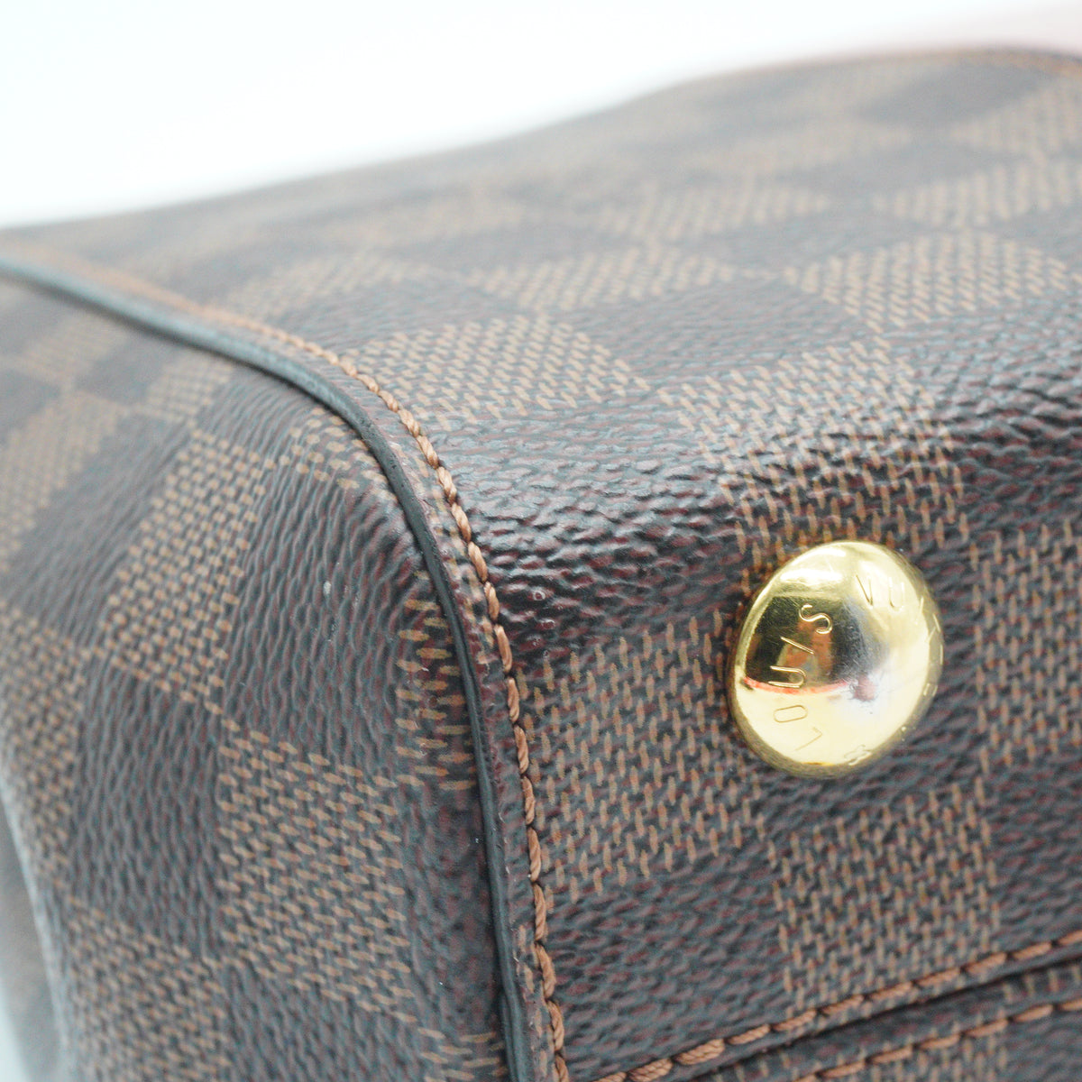 Louis Vuitton	Damier Ebene Bond Street handbag in the Magnolia Small GHW