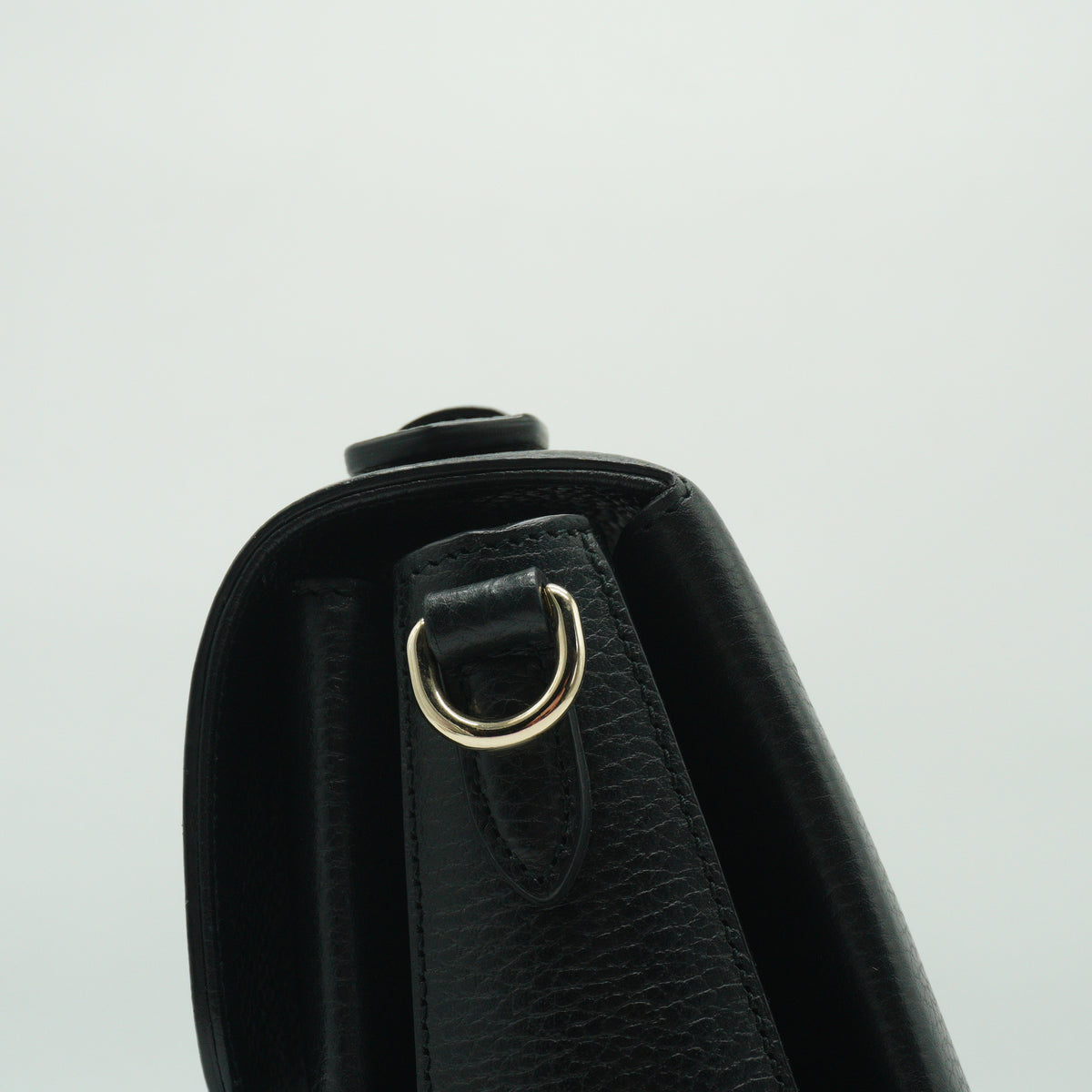 Gucci	Interlocking G Top Handle Black Medium BHW