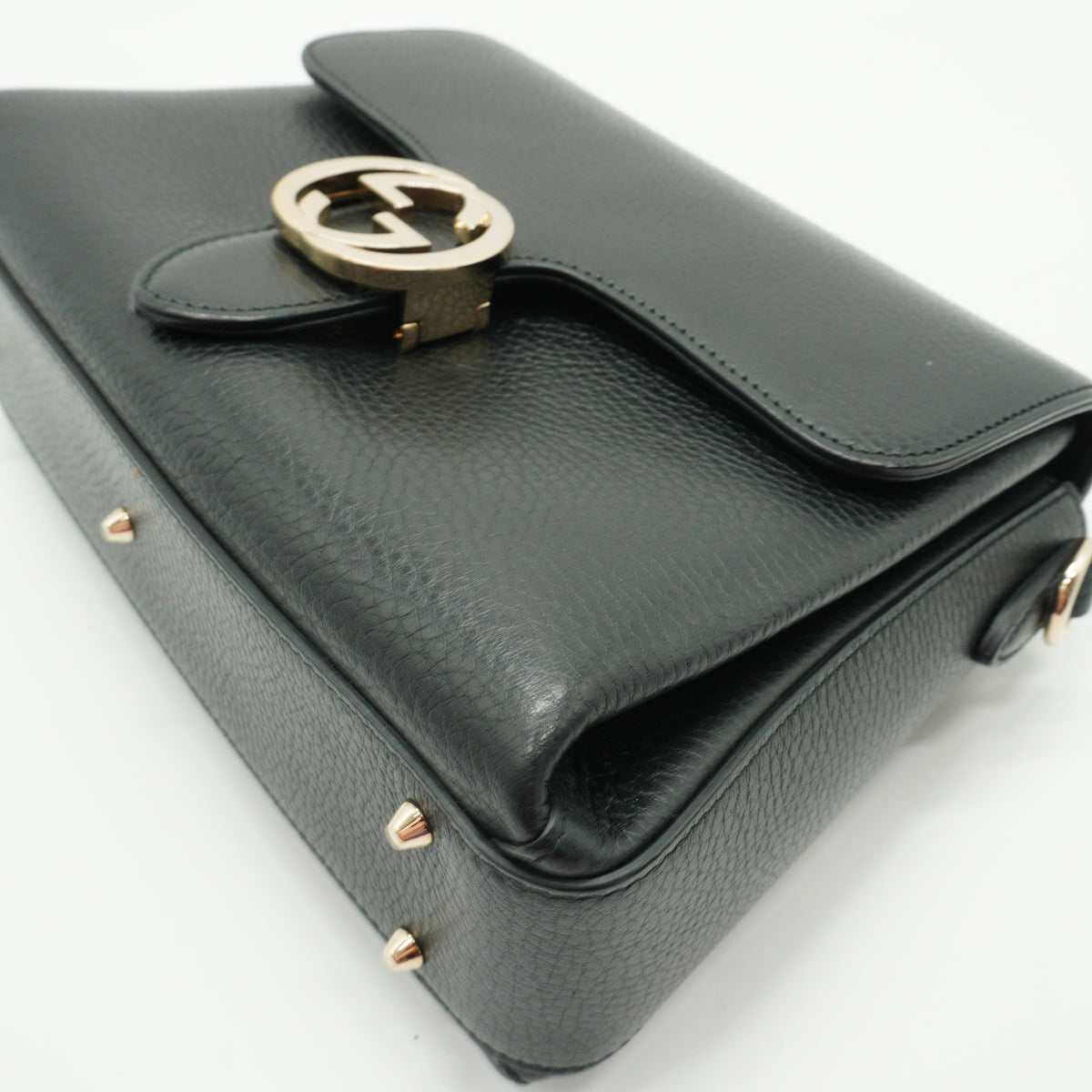 Gucci	Interlocking G Top Handle Black Medium BHW