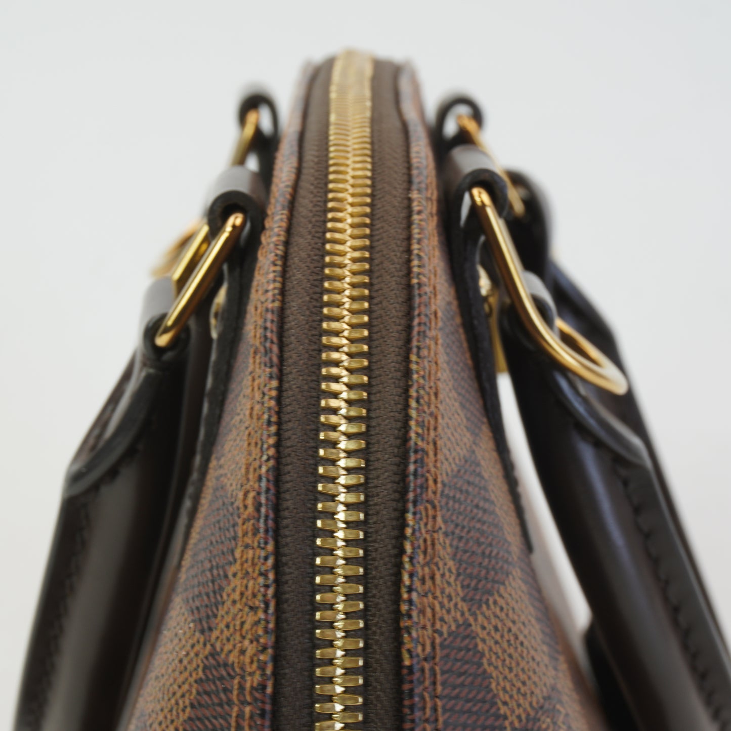 Louis Vuitton	Alma BB Damier Ebene GHW