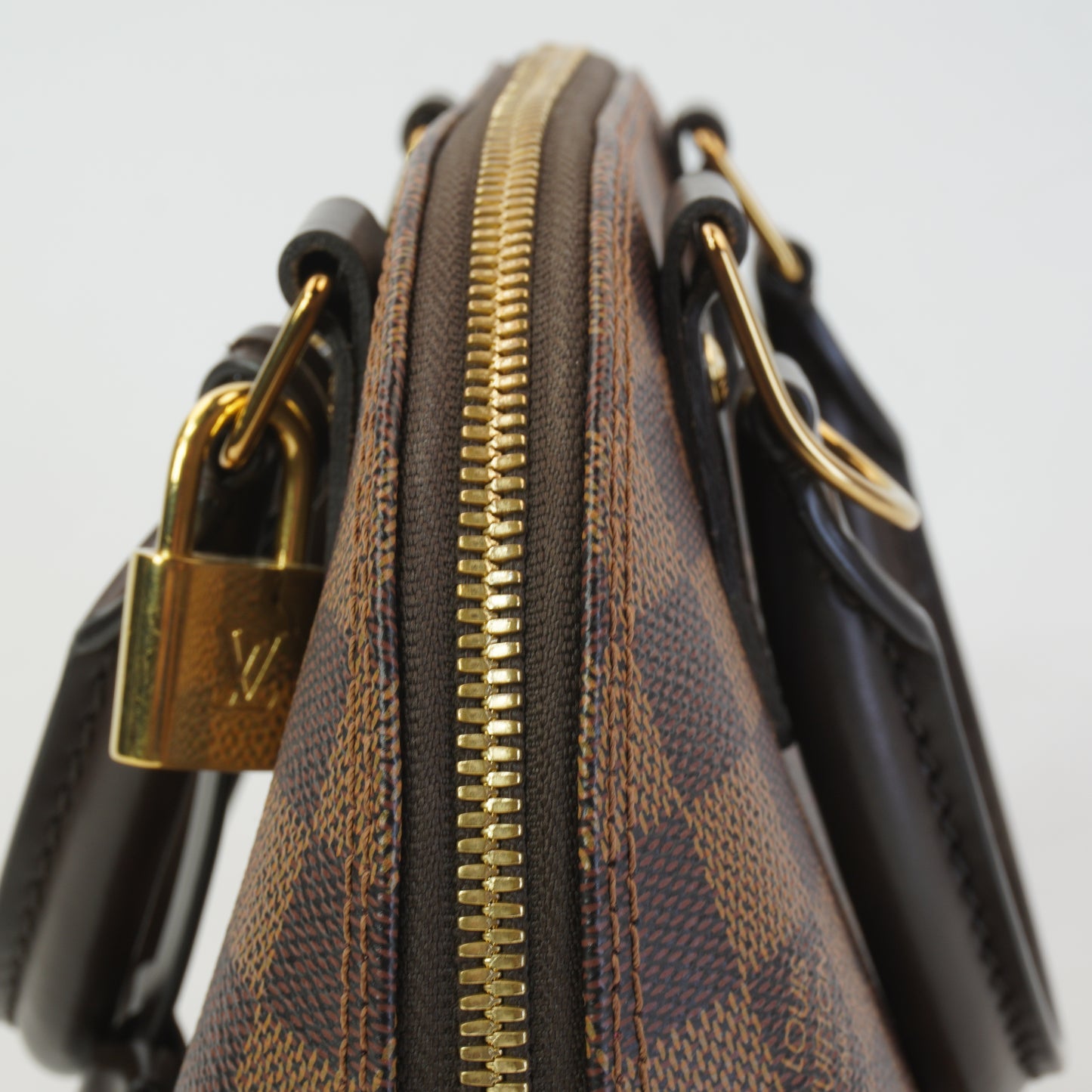 Louis Vuitton	Alma BB Damier Ebene GHW