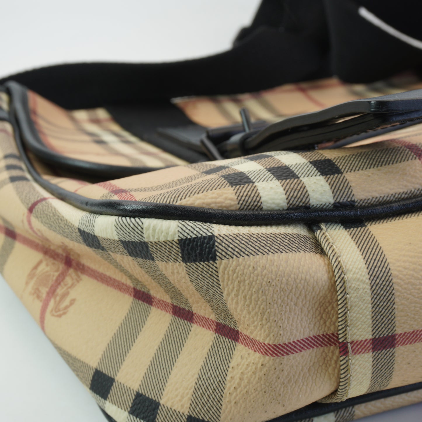 Burberry	Bicolor Hymarket Check Messenger Bag Medium BHW