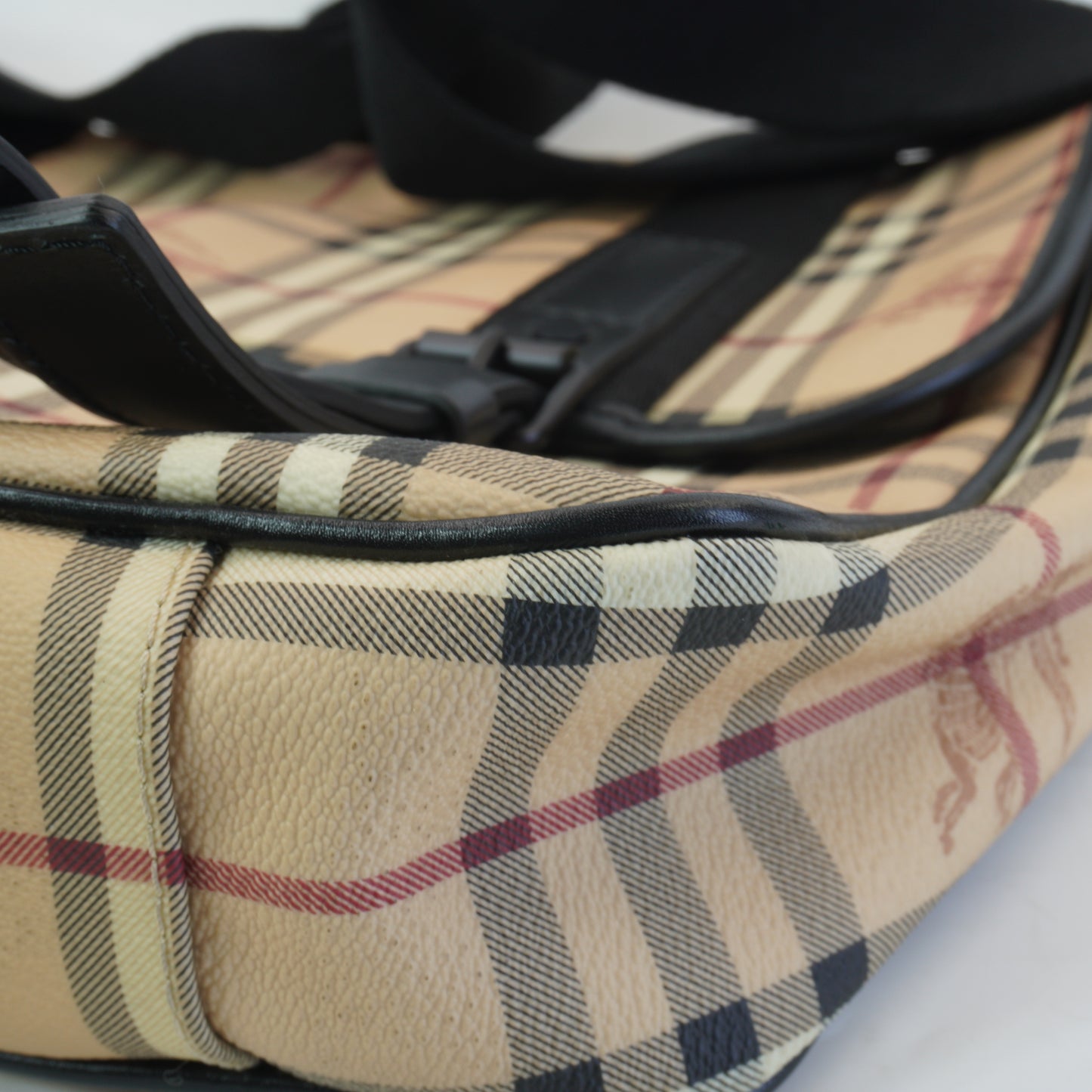 Burberry	Bicolor Hymarket Check Messenger Bag Medium BHW