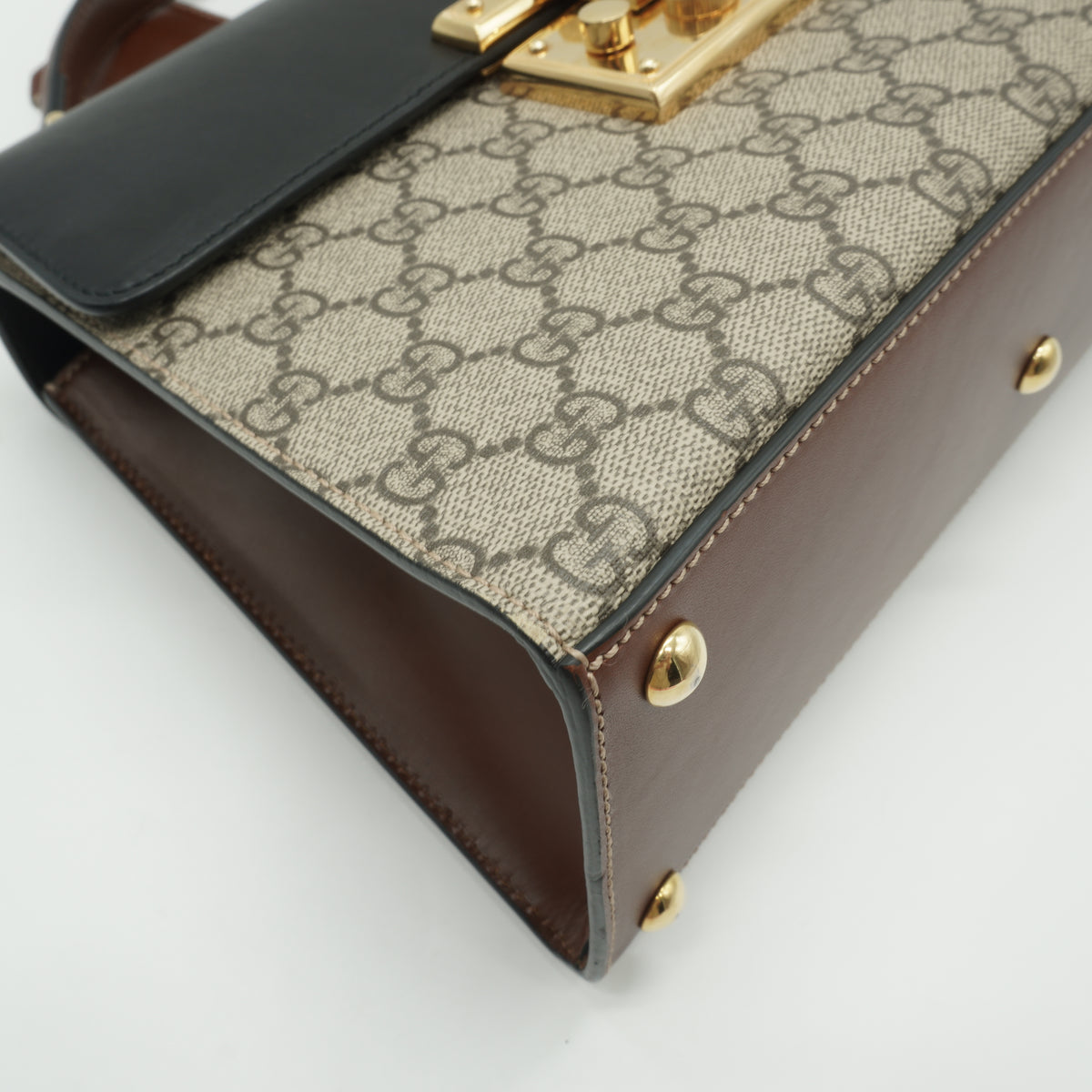 Gucci	Padlock GG Supreme Top Handle Medium GHW