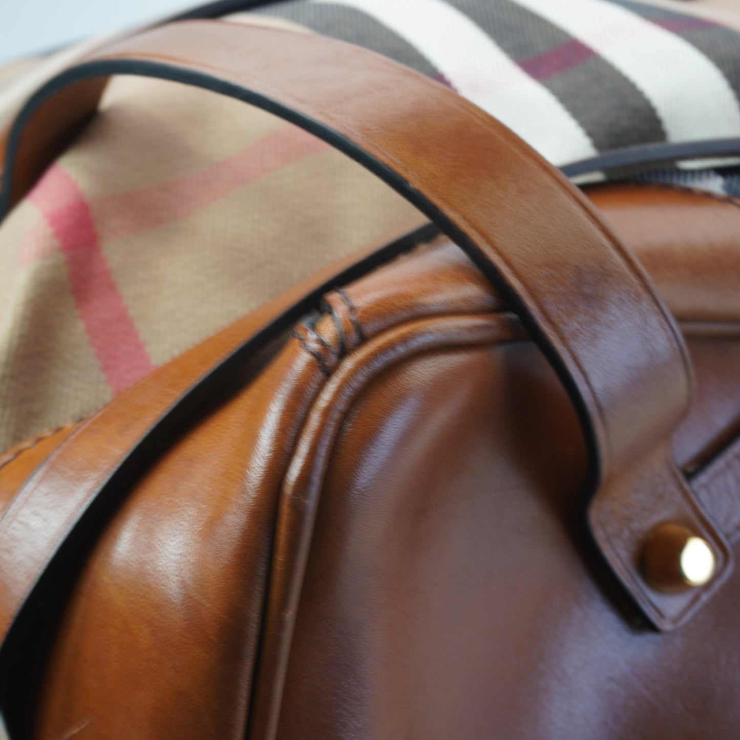 Burberry	House Check Bidle Gosford Hobo Large GHW
