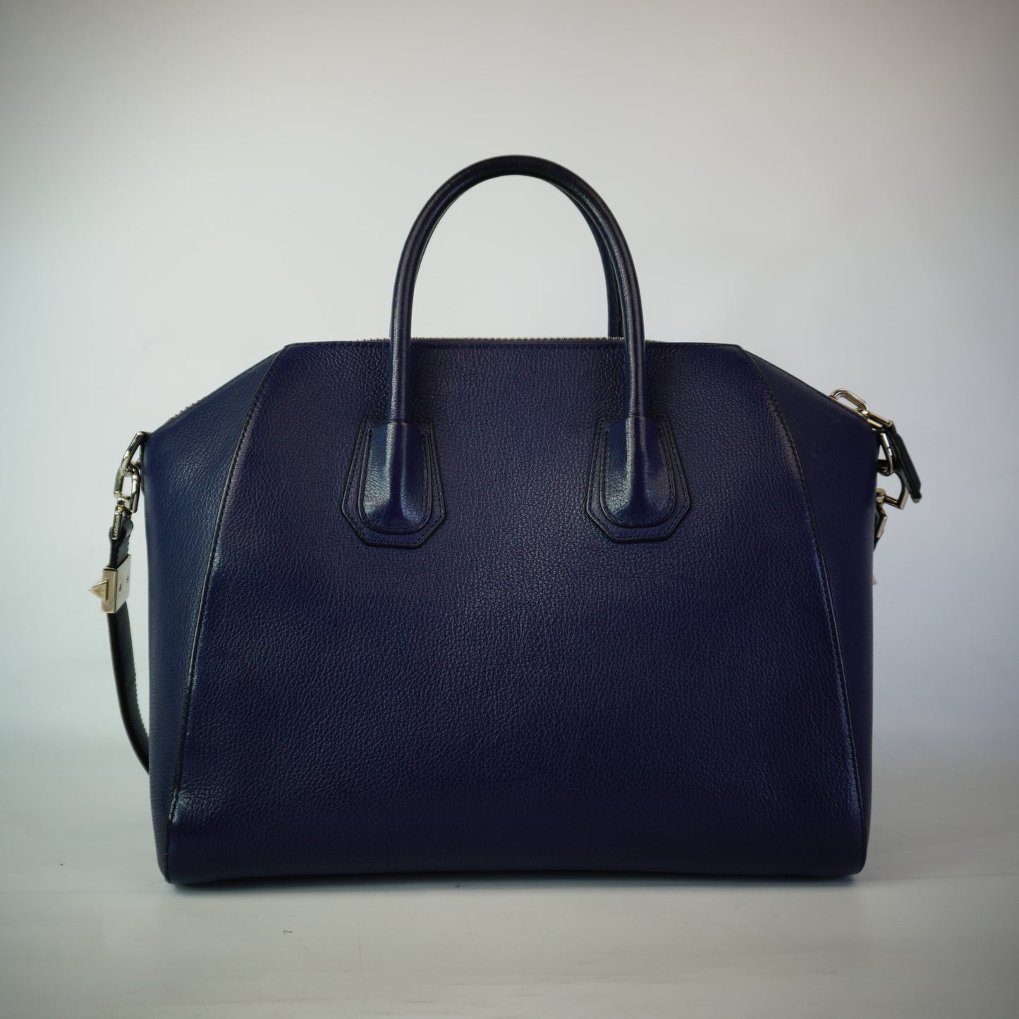 GIvenchy Antigona Bag SHW Medium