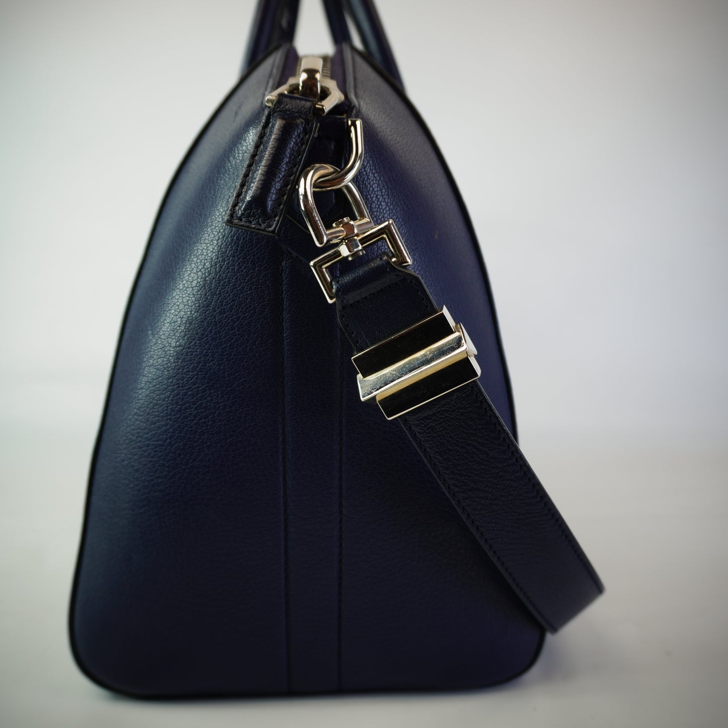 GIvenchy Antigona Bag SHW Medium