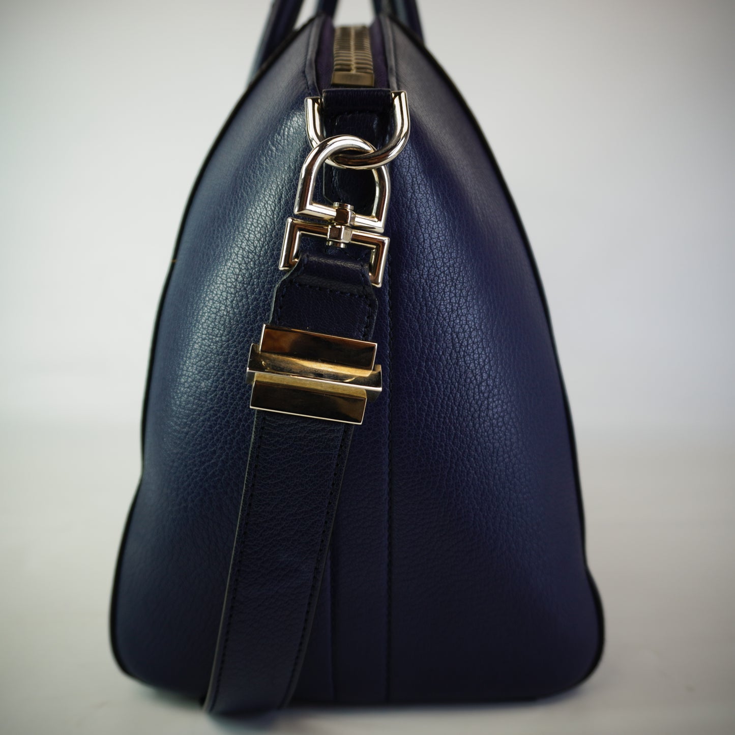GIvenchy Antigona Bag SHW Medium