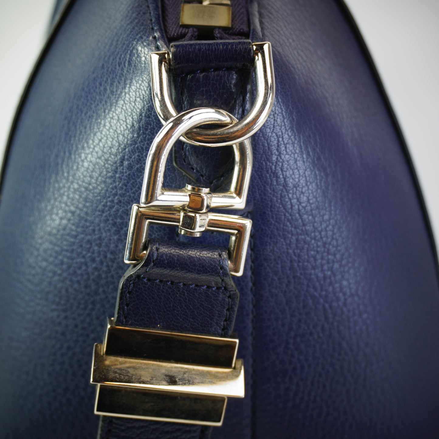 GIvenchy Antigona Bag SHW Medium