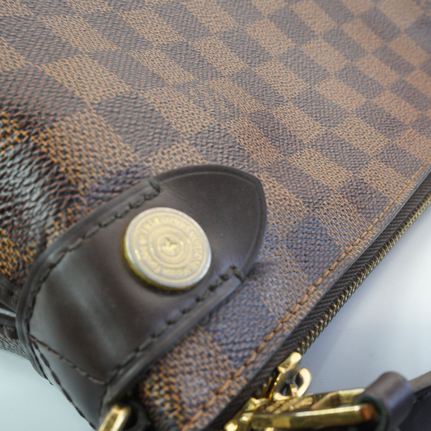 Louis Vuitton	Duomo Messenger DE Bag Medium GHW