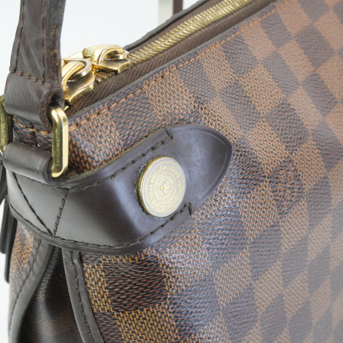 Louis Vuitton	Duomo Messenger DE Bag Medium GHW
