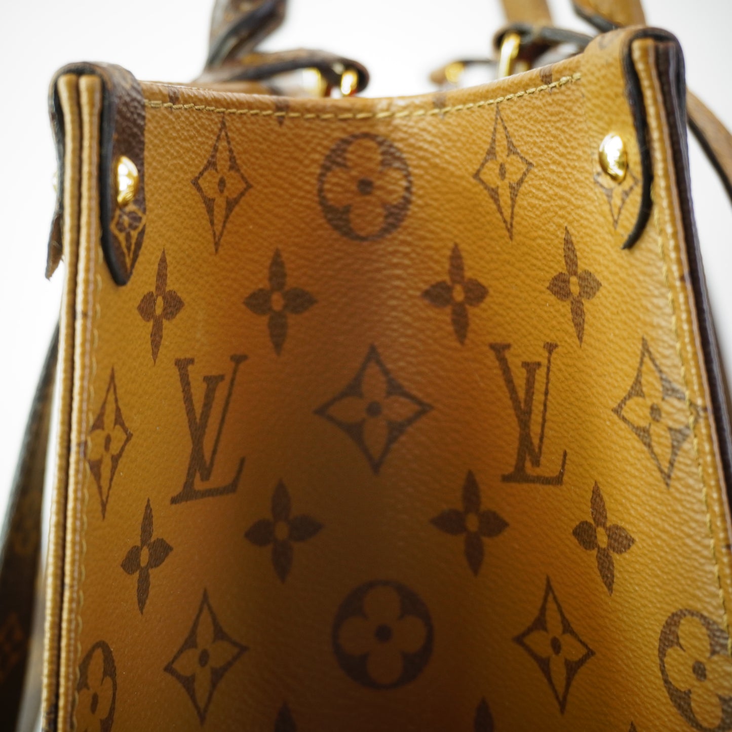 Louis Vuitton	On The Go Monogram Giant Tote Bag GHW