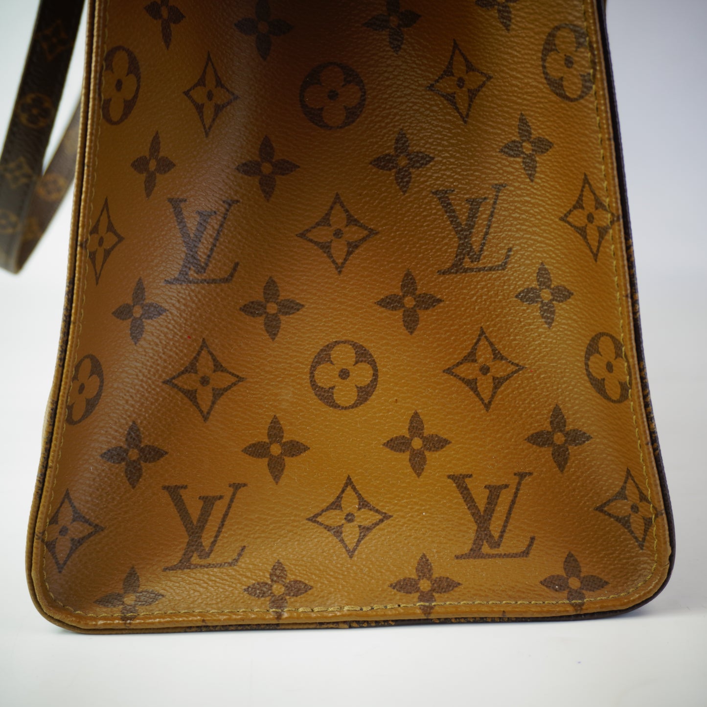 Louis Vuitton	On The Go Monogram Giant Tote Bag GHW