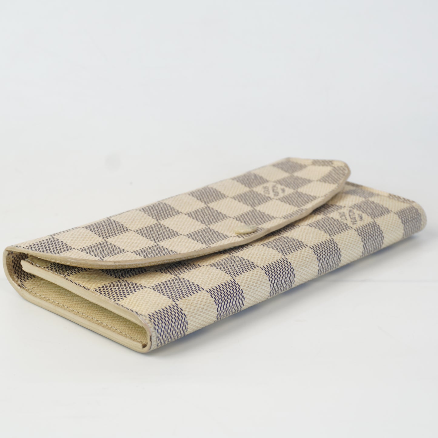 Louis Vuitton	Emilie Damier Azur Wallet