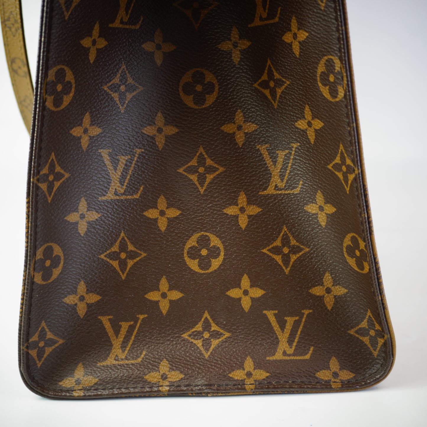 Louis Vuitton	On The Go Monogram Giant Tote Bag GHW