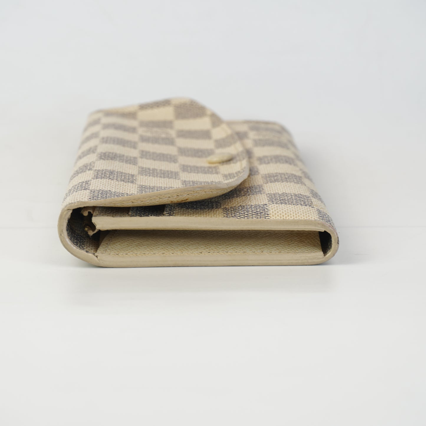 Louis Vuitton	Emilie Damier Azur Wallet