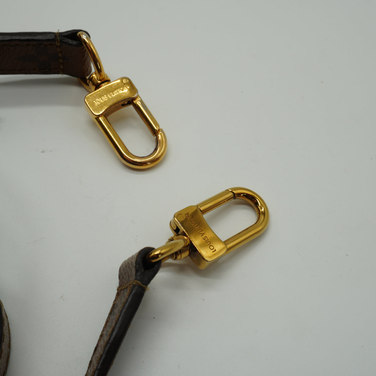 Louis Vuitton	Pochette Métis Mono small GHW