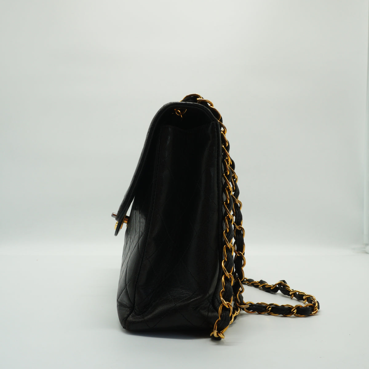 Chanel	Classic Single Flap Bag black Medium GHW
