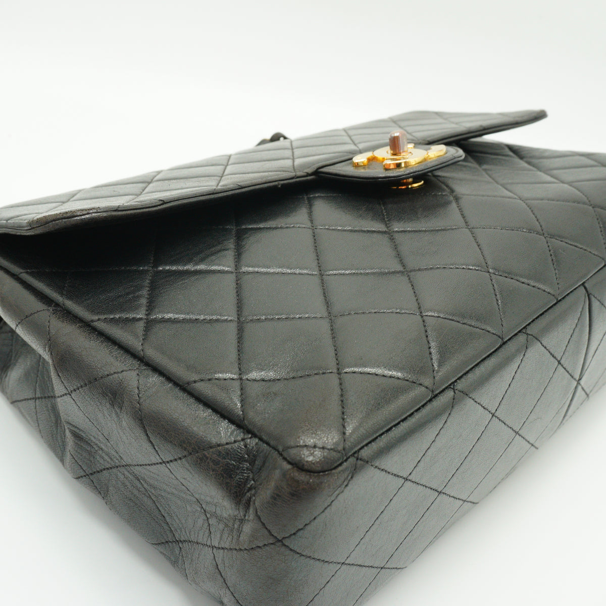 Chanel	Classic Single Flap Bag black Medium GHW