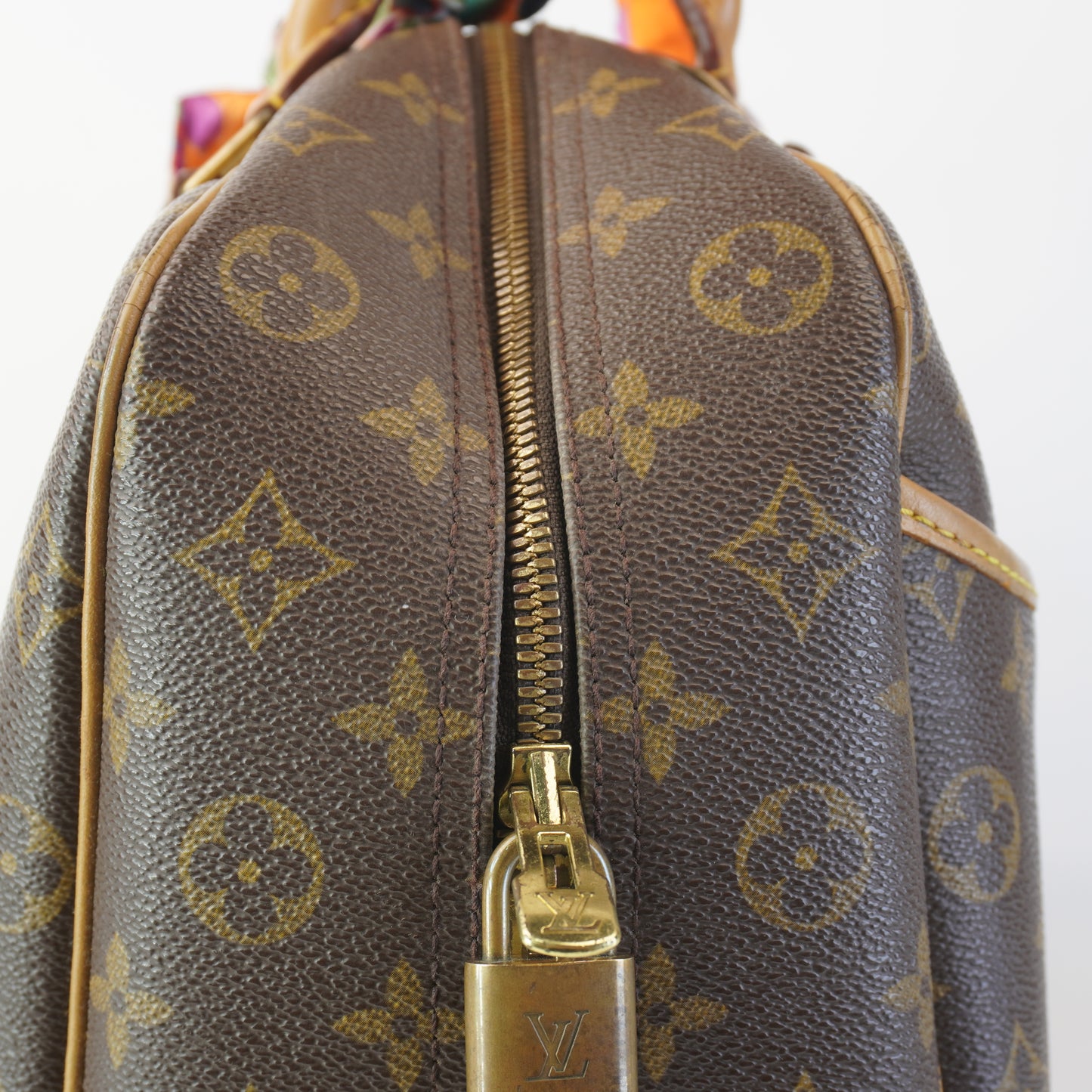 Louis Vuitton	Monogram Deauville
