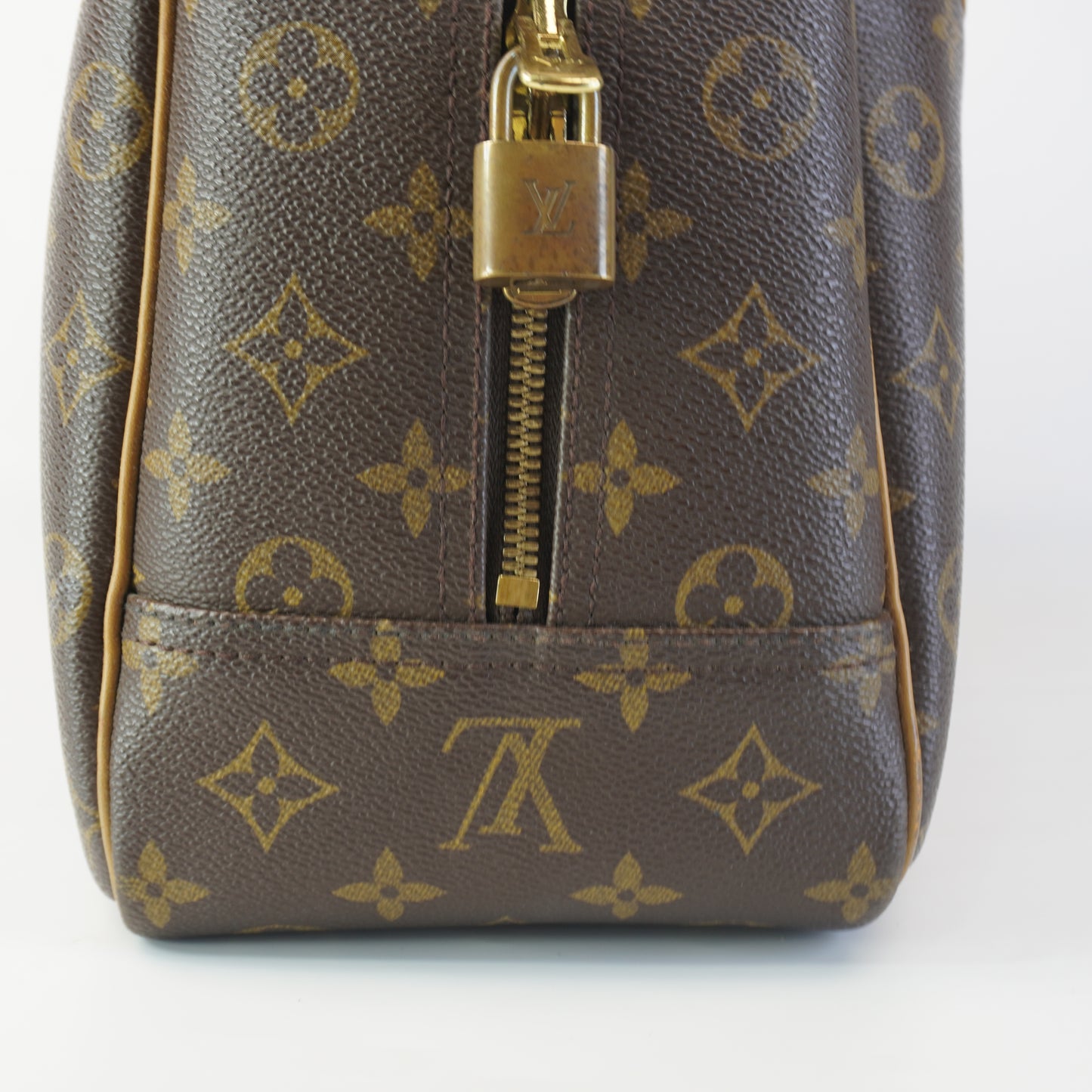 Louis Vuitton	Monogram Deauville