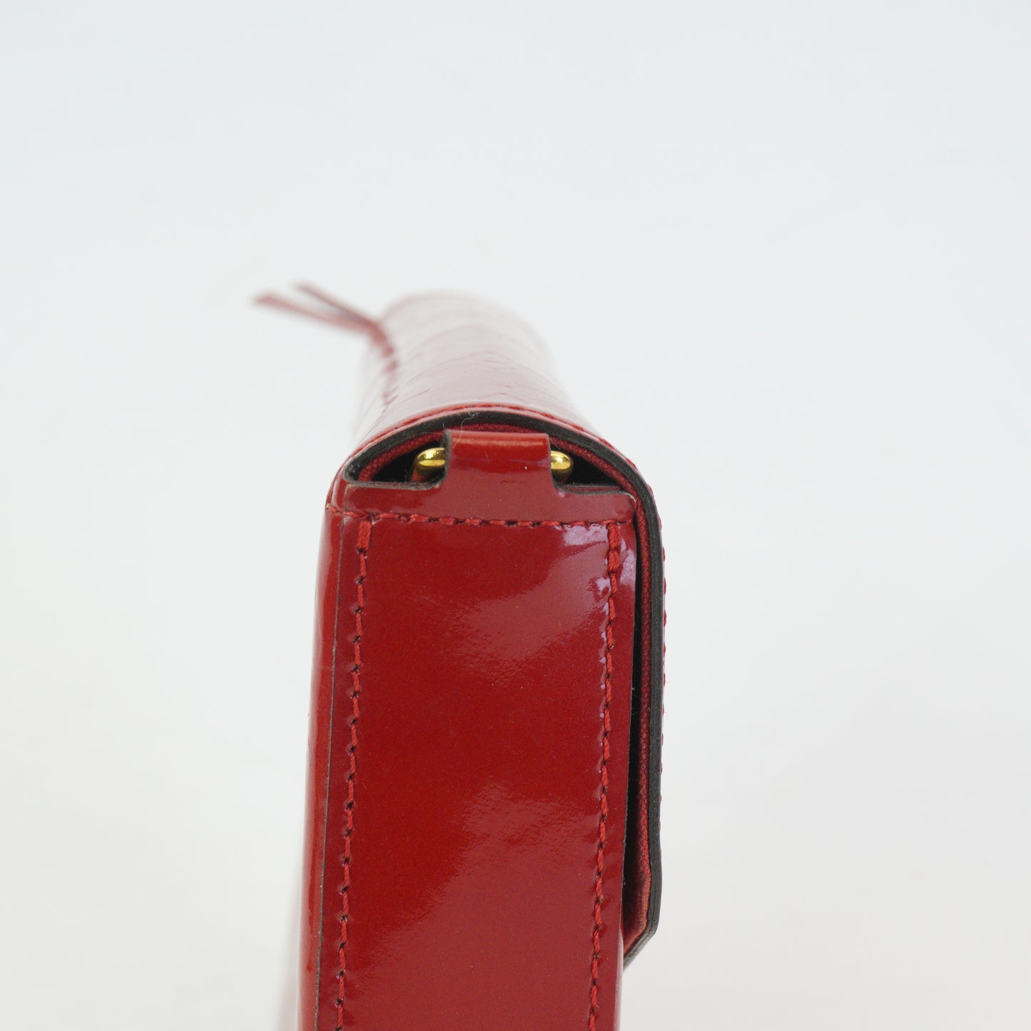 Louis Vuitton	Pochette Felicie Patent Red Small GHW
